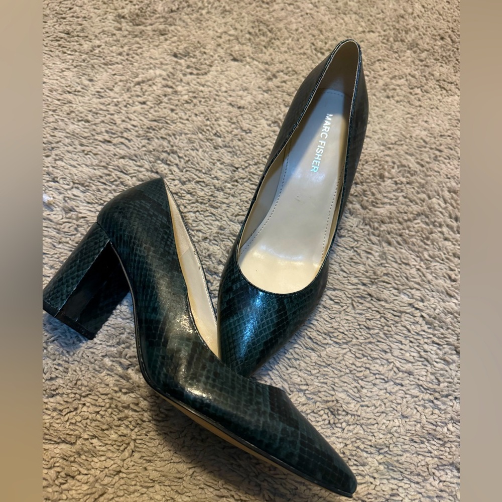 Shoes snake